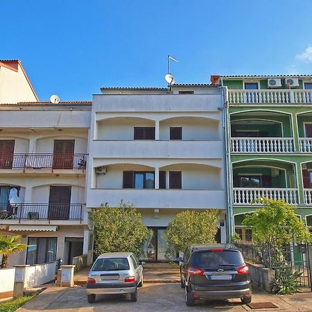 Apartments Dubravka 1315 Vrsar Exterior photo