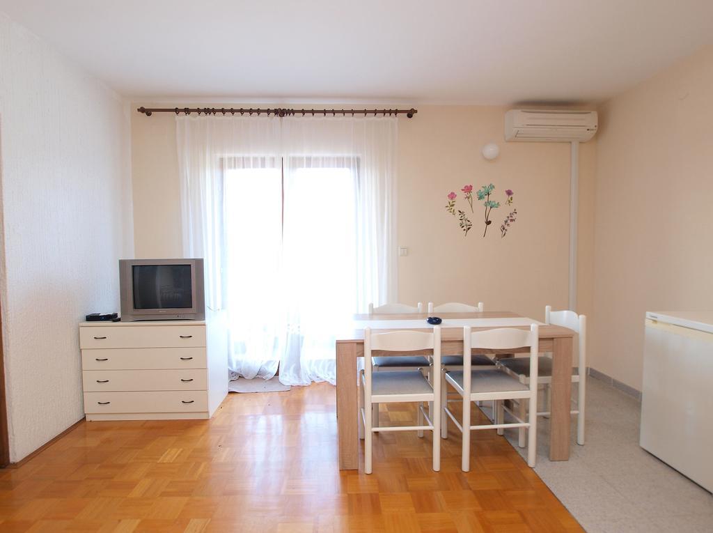 Apartments Dubravka 1315 Vrsar Exterior photo